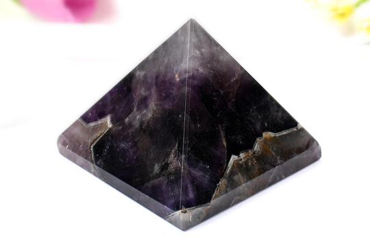 Pyramide aus natürlichem Amethyst (135 g)